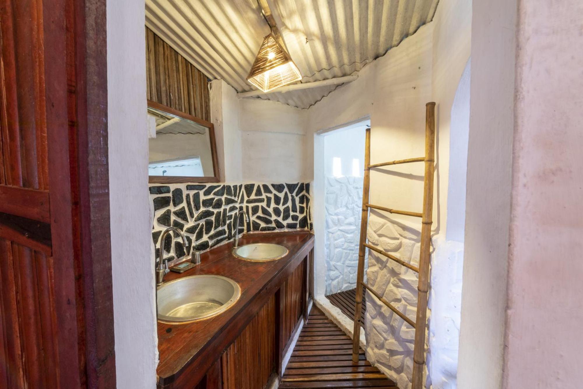 Floraly Komba Hotel - Nosy Komba Room photo